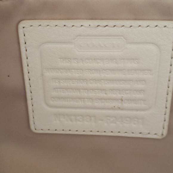 Coach purse, white leather, champagne lining - Picture 5 of 10